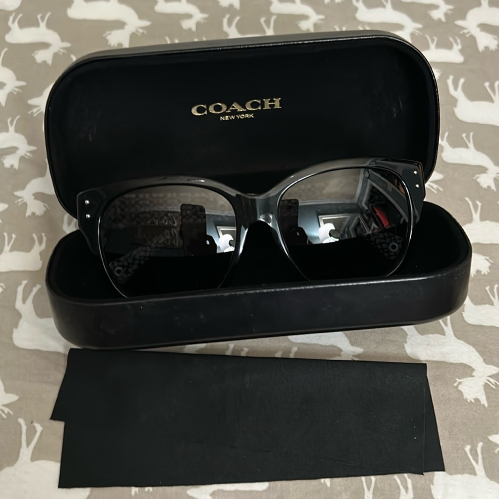 Coach sun glasses